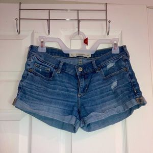 Juniors Ambercrombie & Fitch Distressed Cuffed Jean Shorts